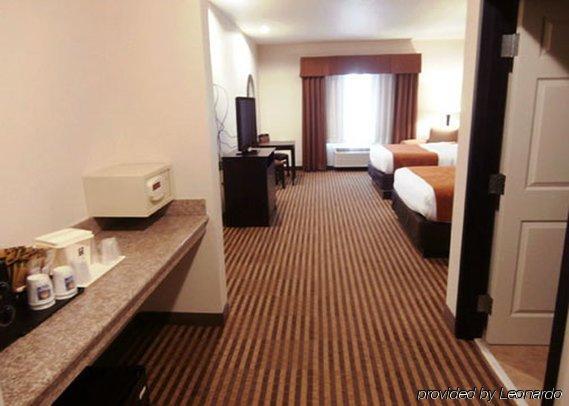 Comfort & - Area Hotel Lawrence
