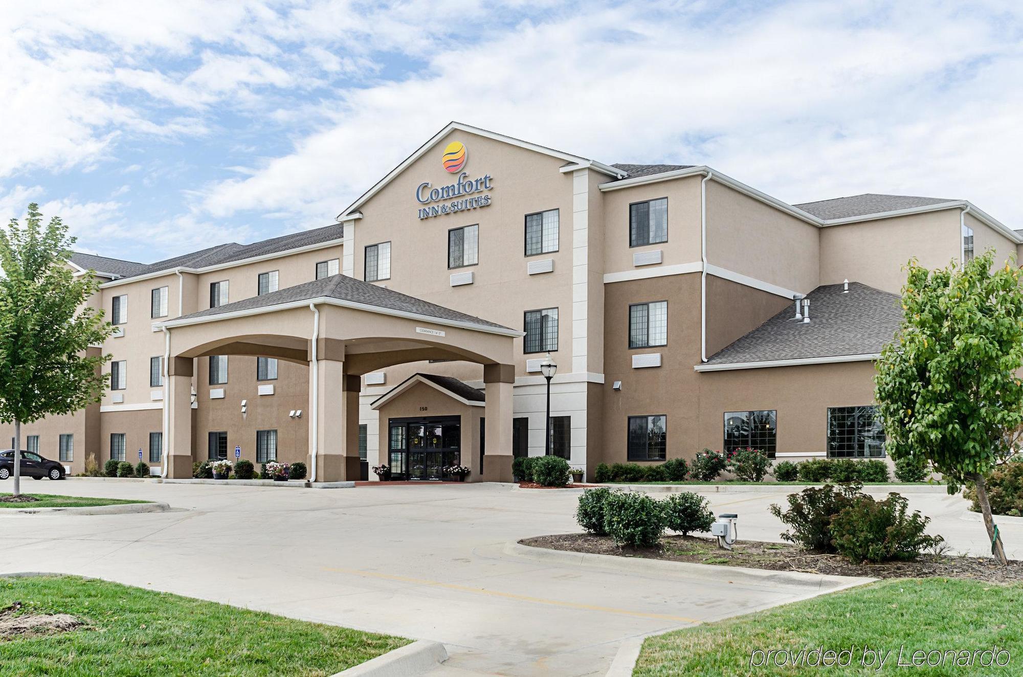 Hotel Comfort & - Area Lawrence