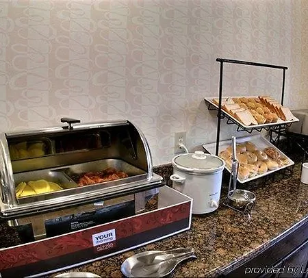 Comfort Inn & Suites Lawrence - University Area 